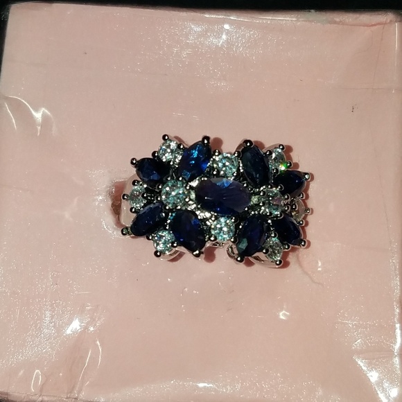 Sapphire Cluster Ring - Picture 1 of 2